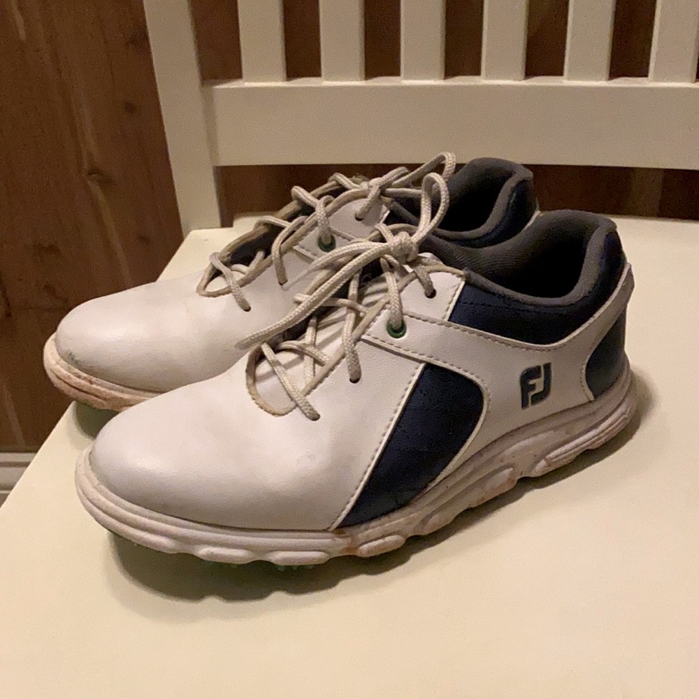 Boy’s golf shoes